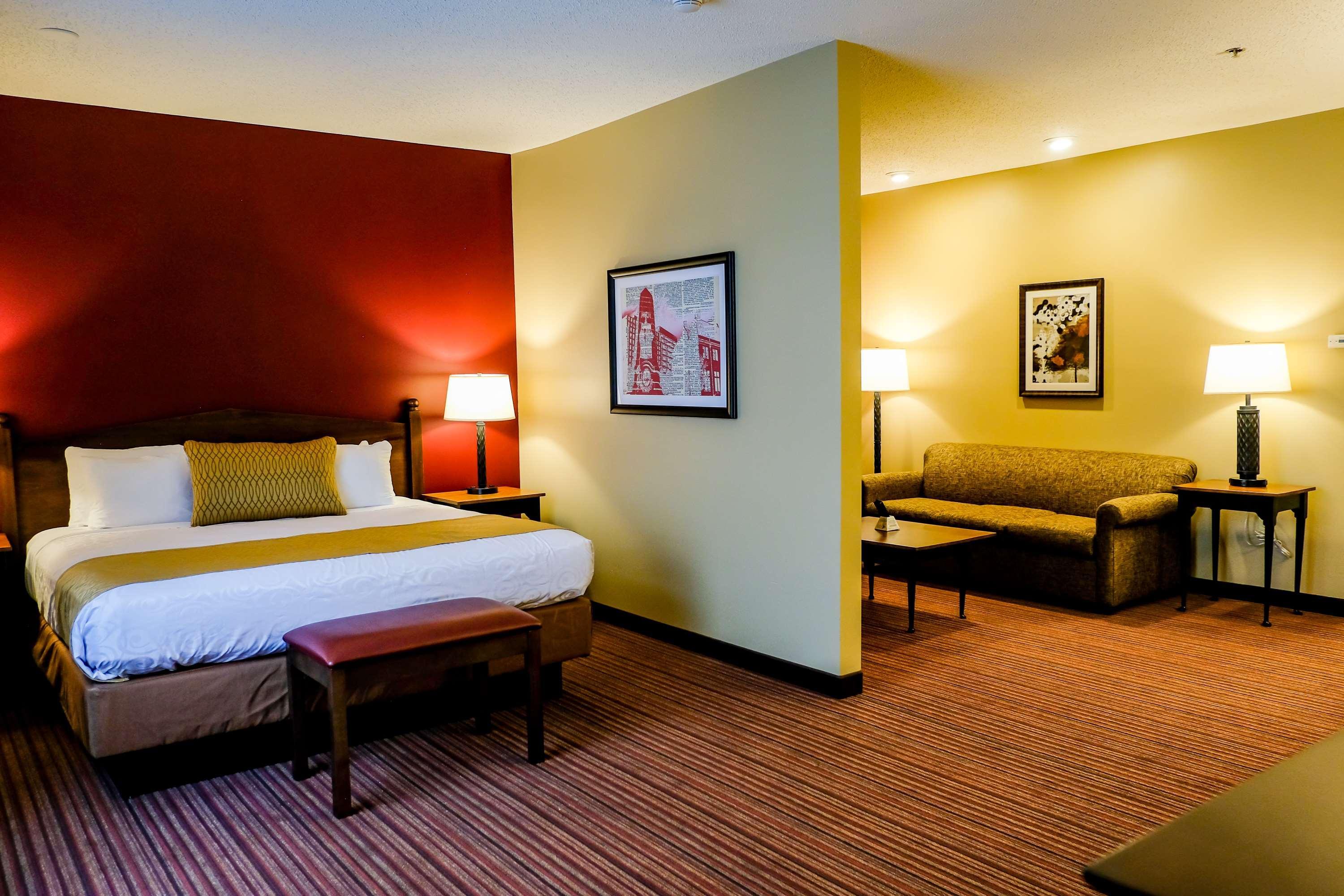 Best Western Plus Dutch Haus Inn And Suites Columbiana Exteriér fotografie