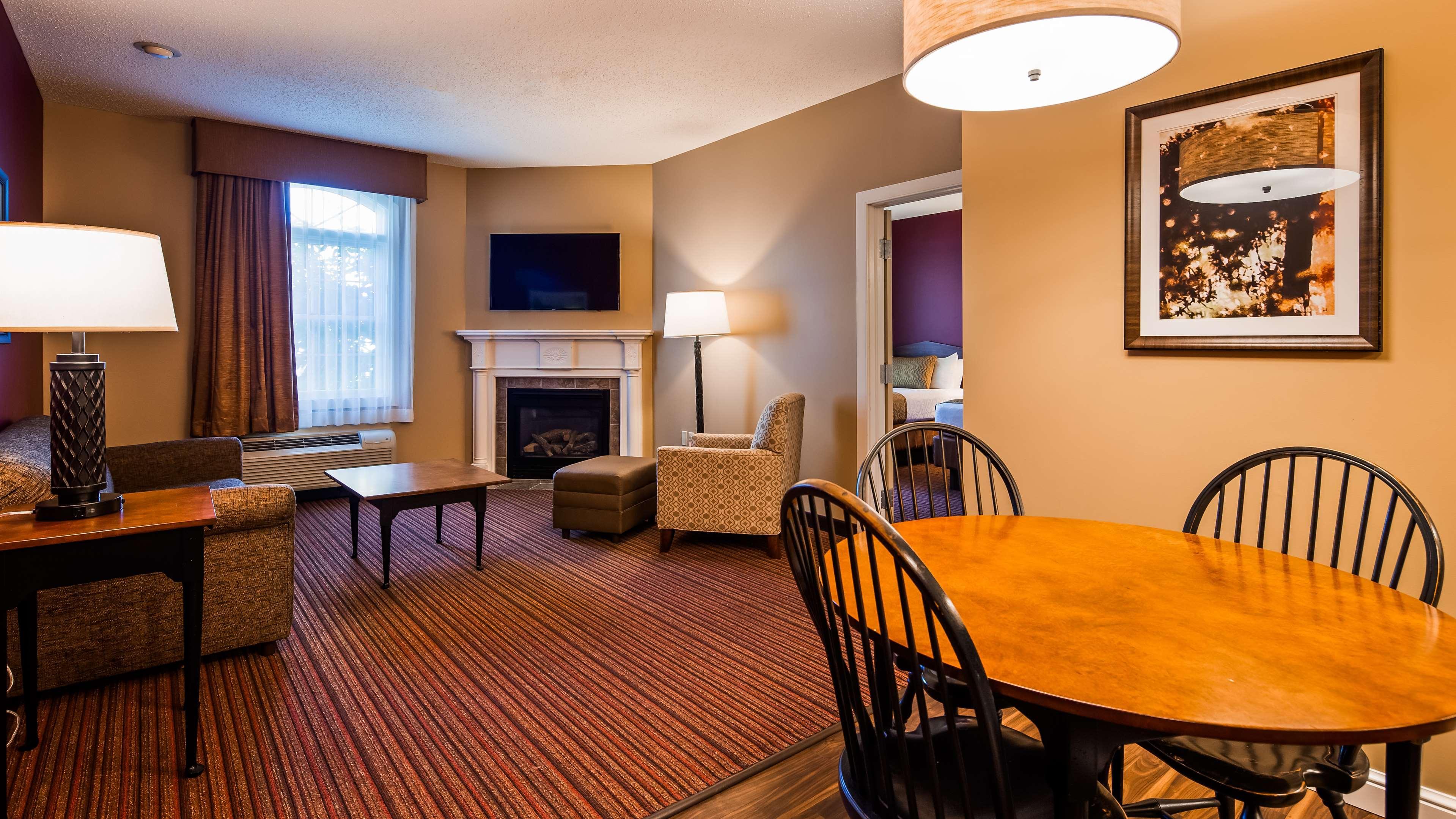 Best Western Plus Dutch Haus Inn And Suites Columbiana Exteriér fotografie
