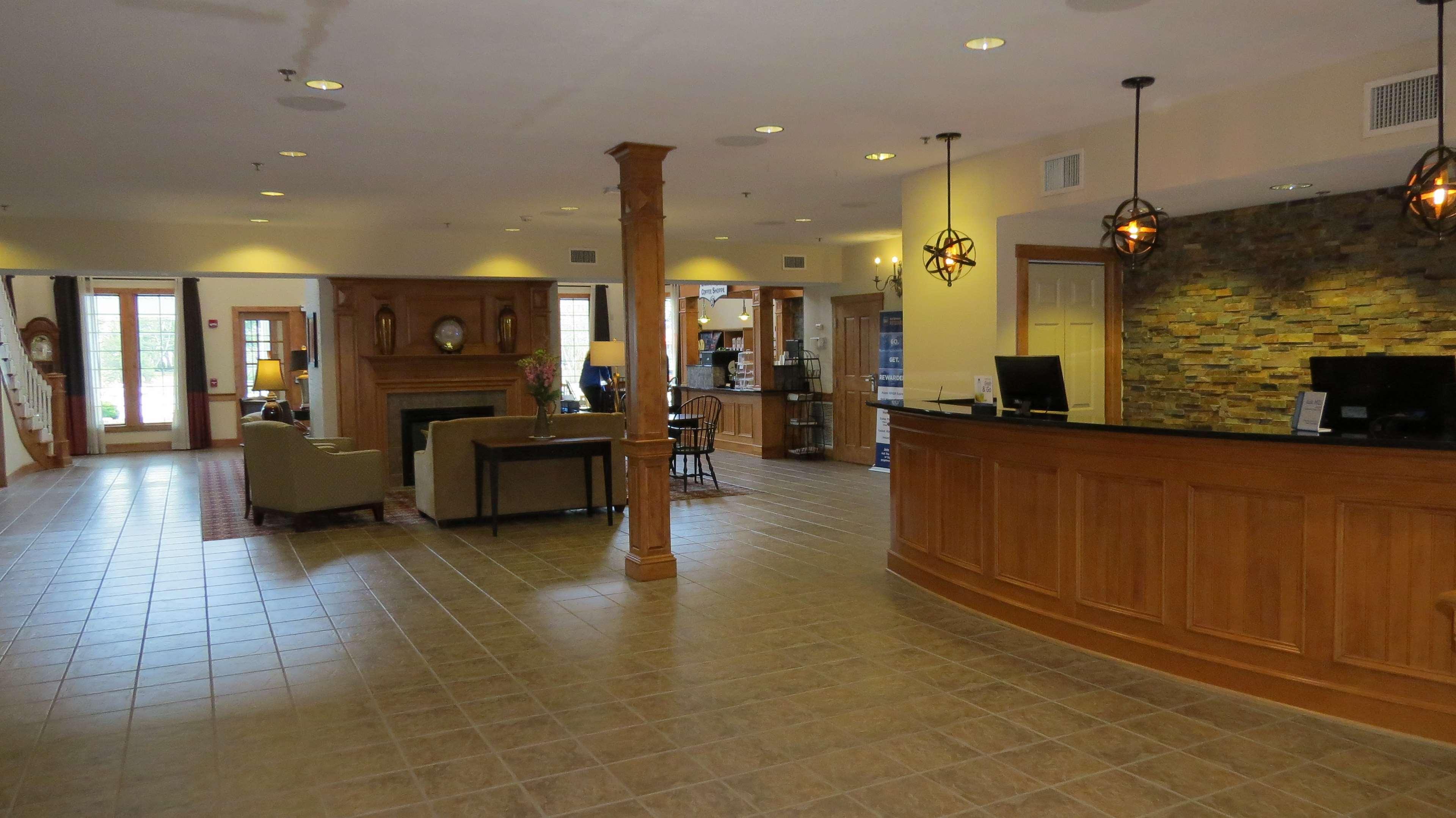 Best Western Plus Dutch Haus Inn And Suites Columbiana Exteriér fotografie