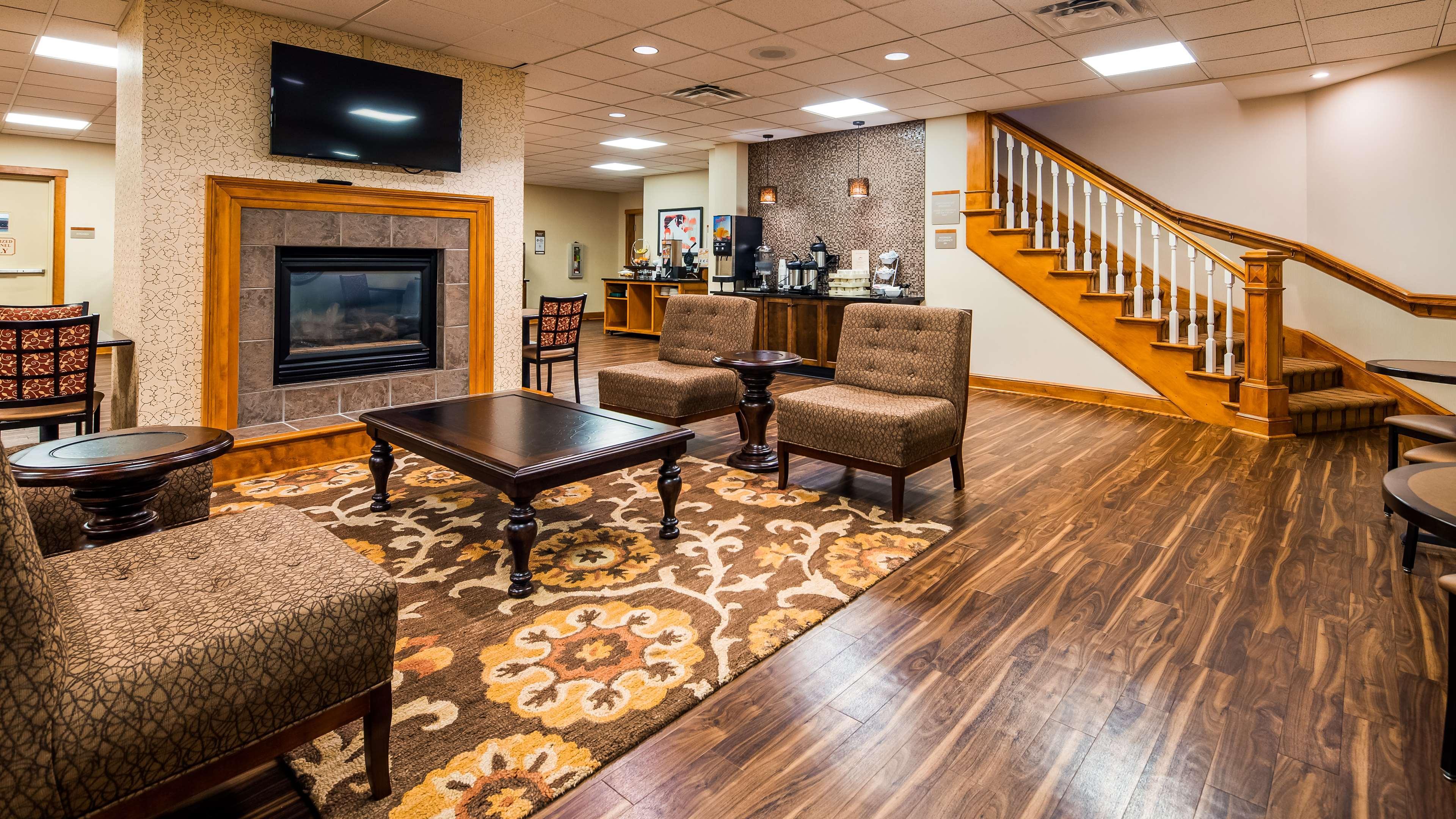 Best Western Plus Dutch Haus Inn And Suites Columbiana Exteriér fotografie