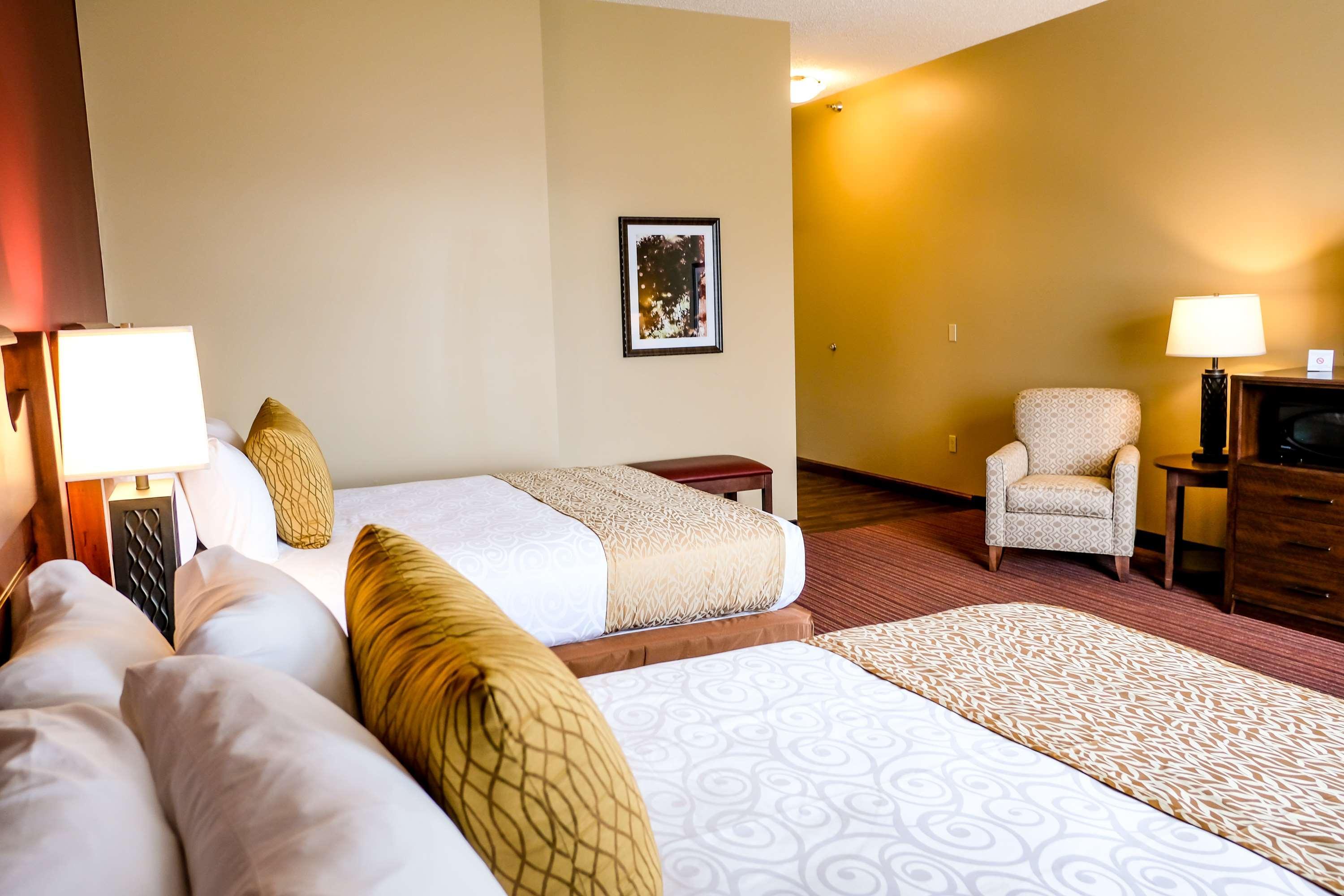 Best Western Plus Dutch Haus Inn And Suites Columbiana Exteriér fotografie