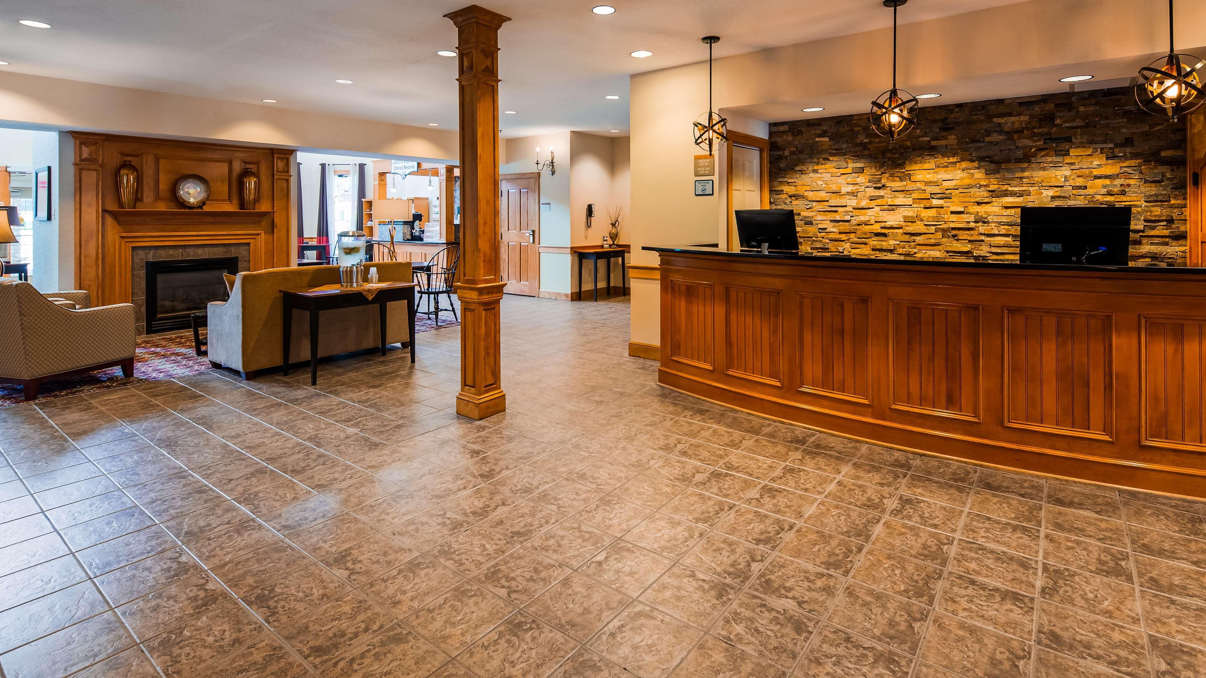 Best Western Plus Dutch Haus Inn And Suites Columbiana Exteriér fotografie