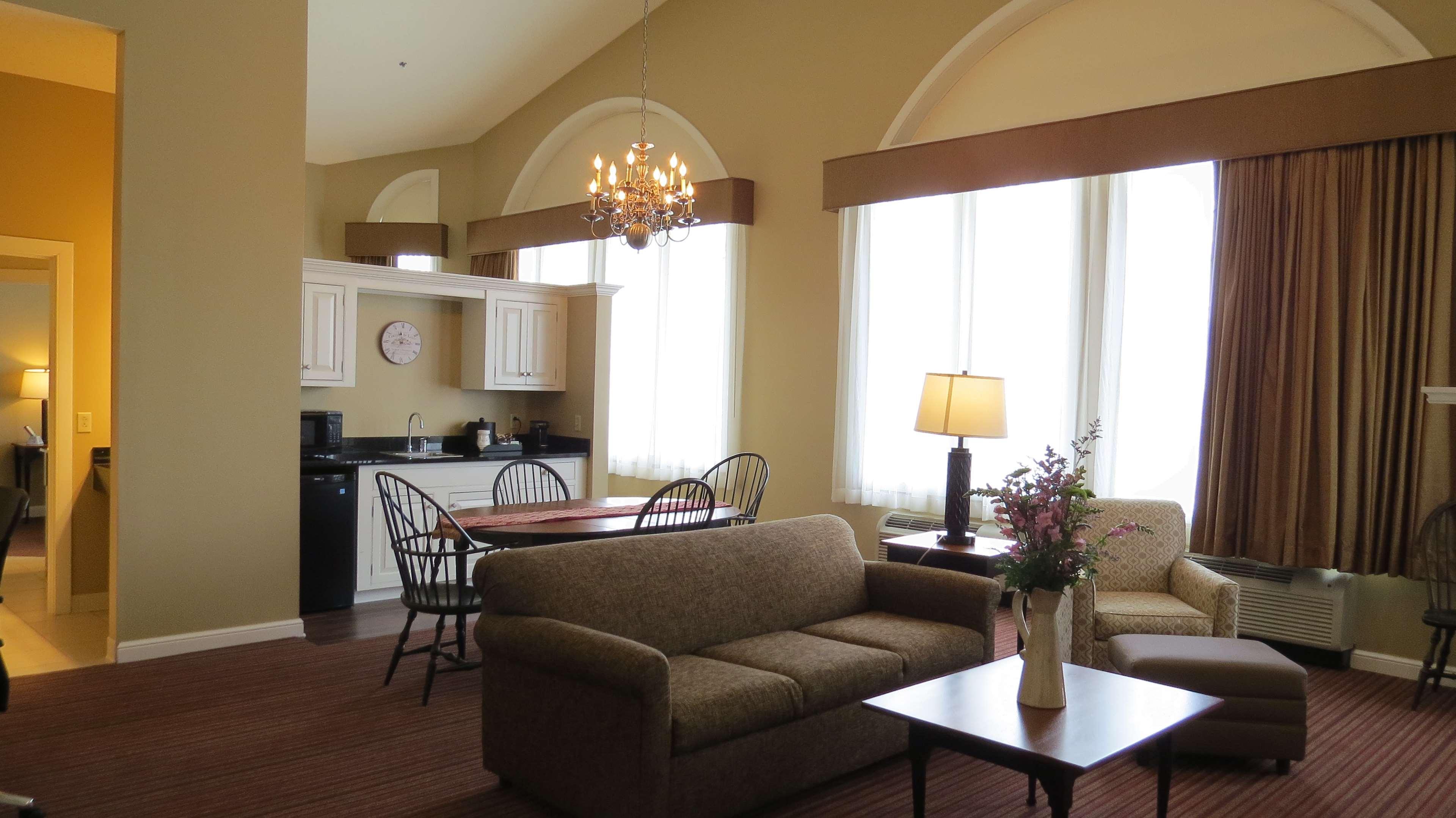 Best Western Plus Dutch Haus Inn And Suites Columbiana Pokoj fotografie