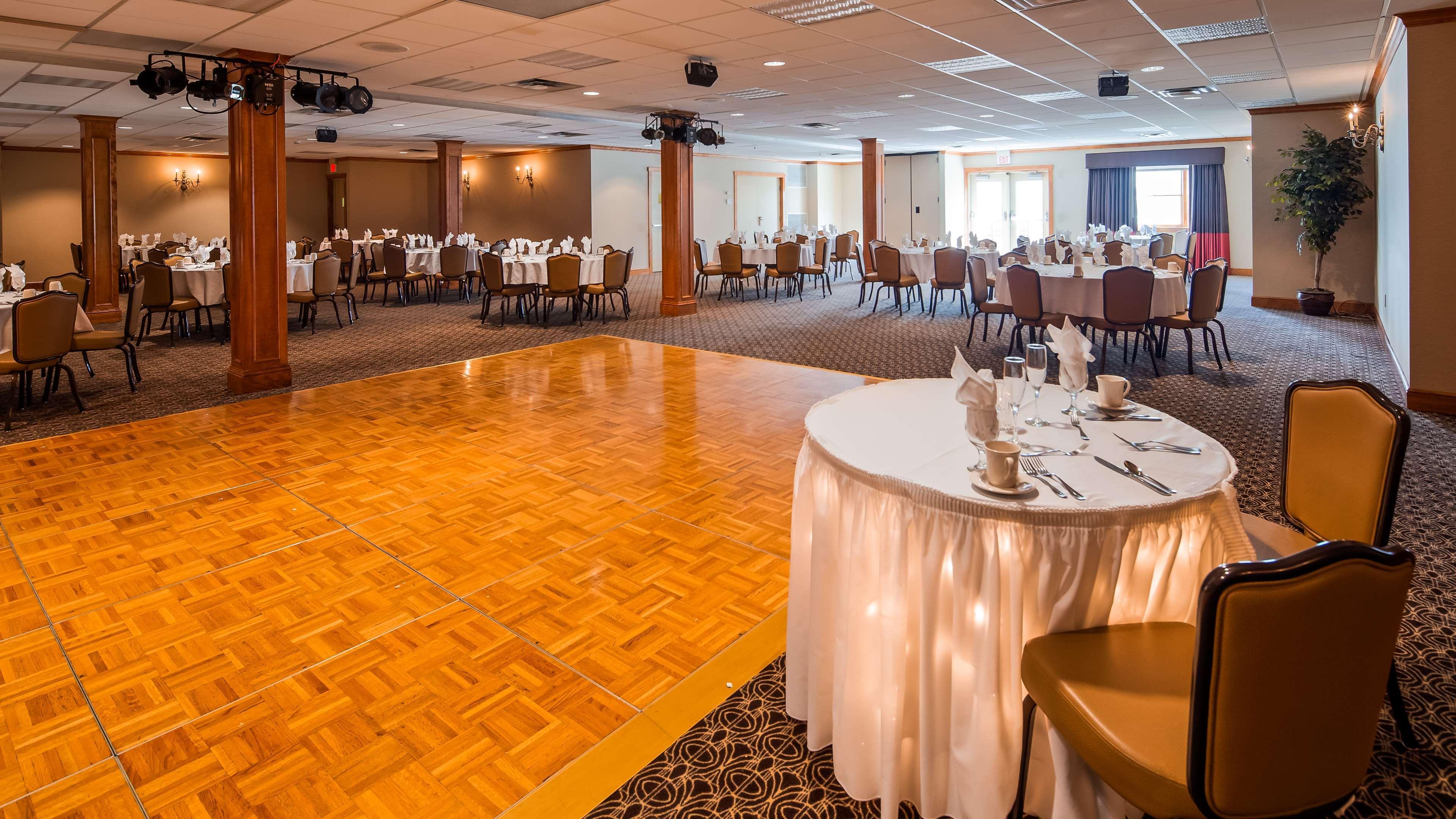 Best Western Plus Dutch Haus Inn And Suites Columbiana Exteriér fotografie