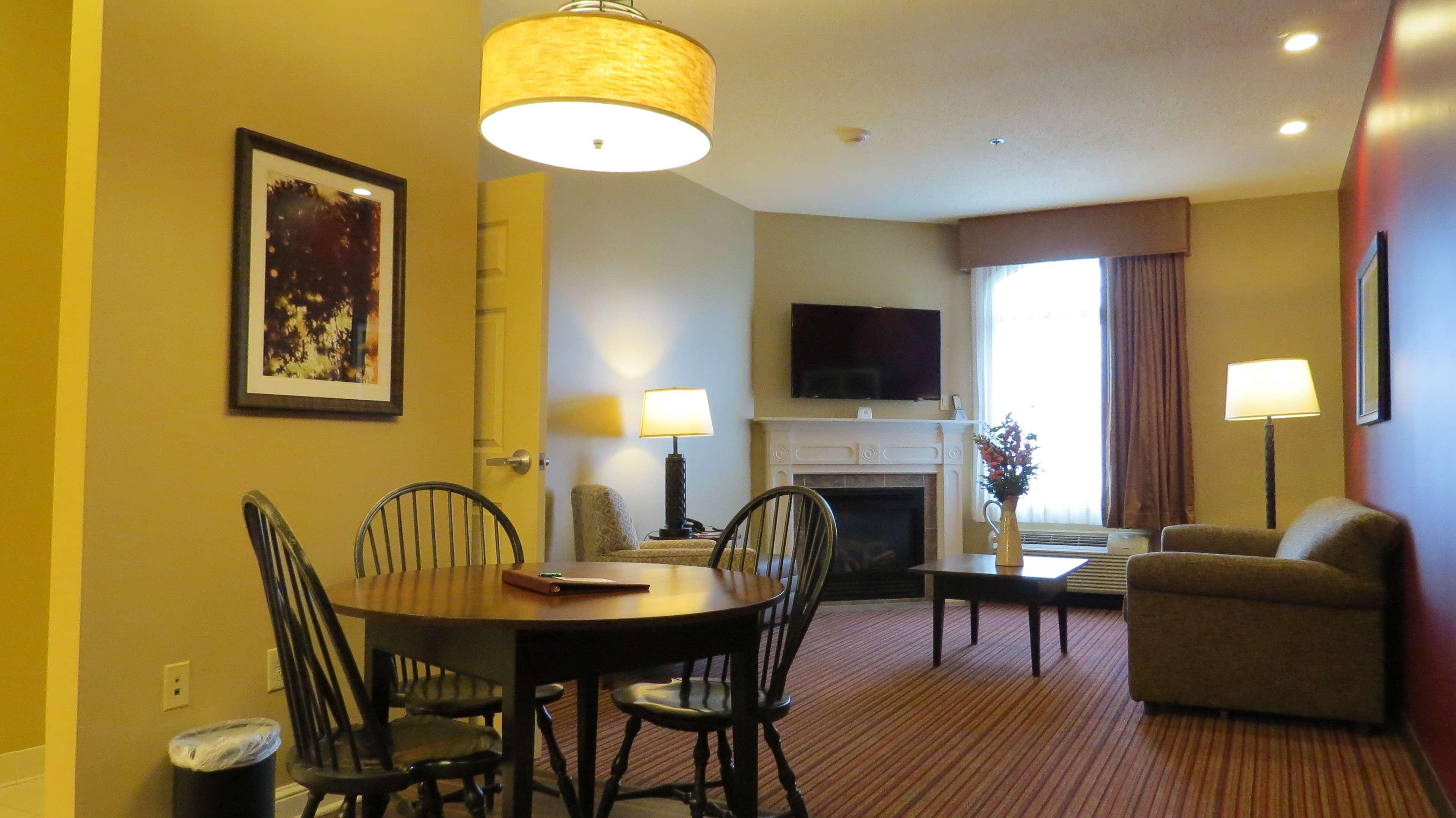 Best Western Plus Dutch Haus Inn And Suites Columbiana Exteriér fotografie